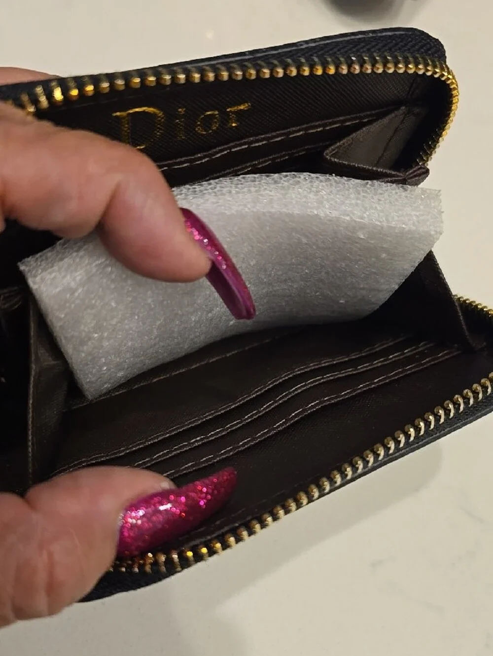 Unique Boutique compact zip